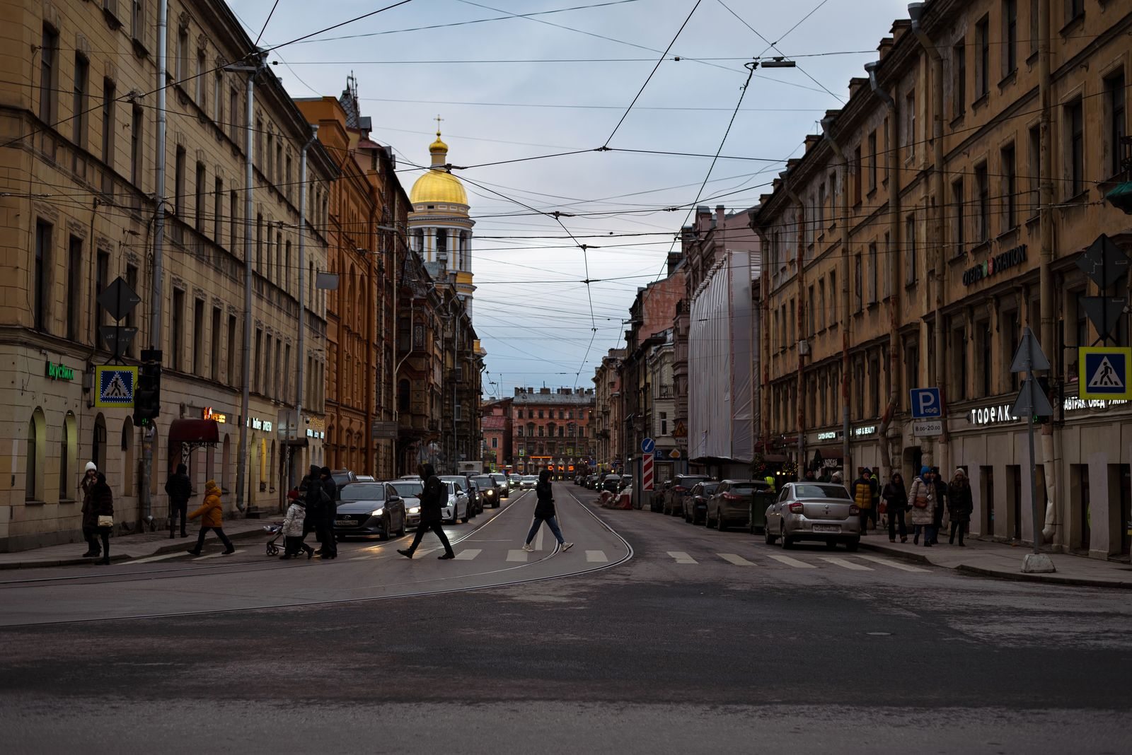 Pedestrian crossing on an urban street