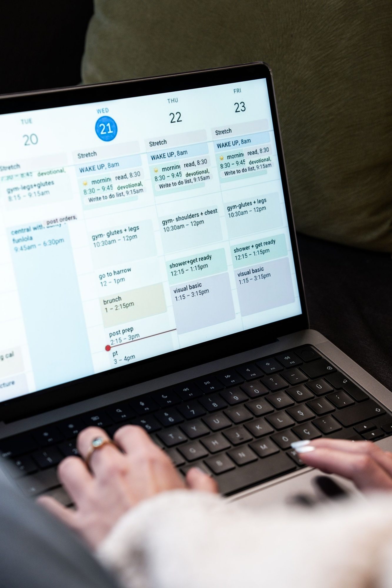 Person planning on a laptop with an overview open
